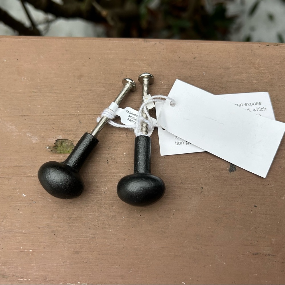 Zaha Carbon All Black Knobs